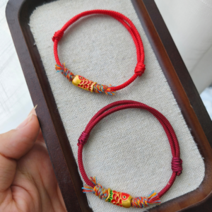 Vòng tay chỉ đỏ cá KOI