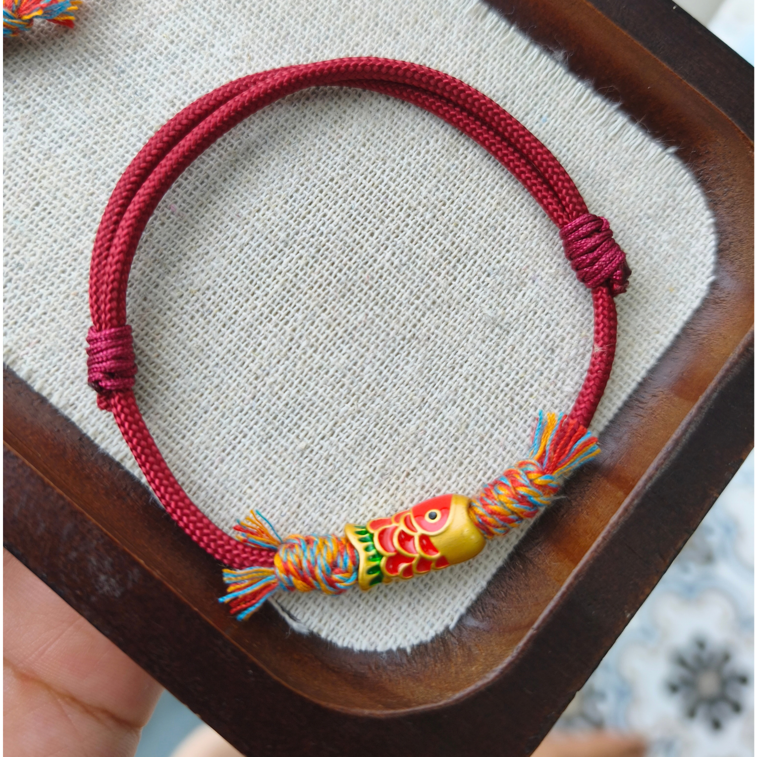 Vòng tay chỉ đỏ cá KOI - Ảnh 2